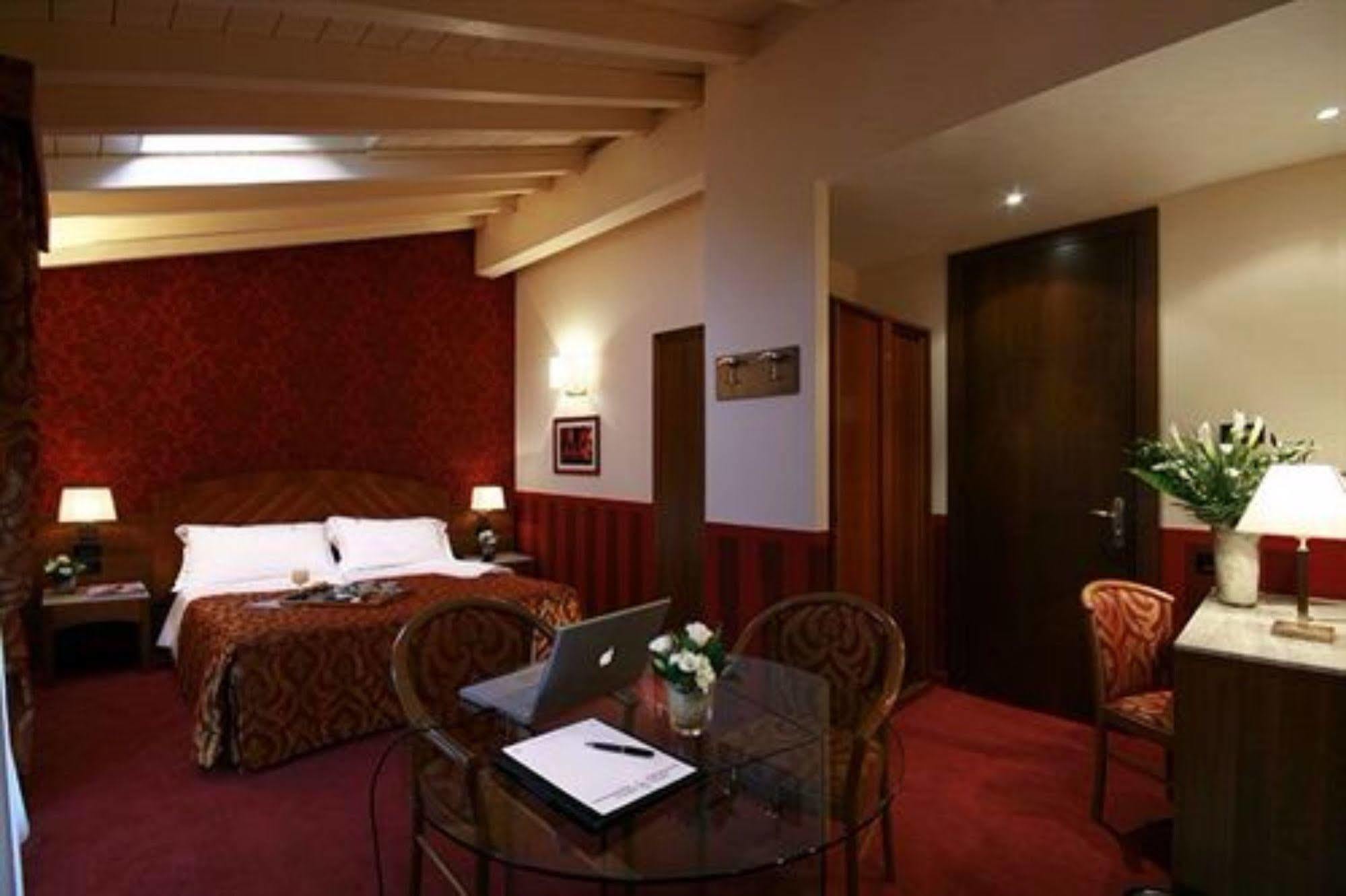 Savoia Hotel Country House Bologna Bagian luar foto