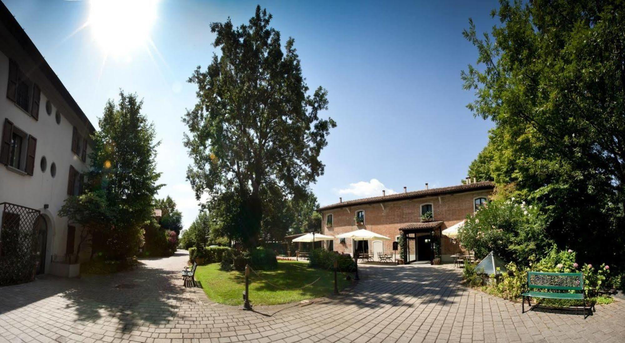 Savoia Hotel Country House Bologna Bagian luar foto